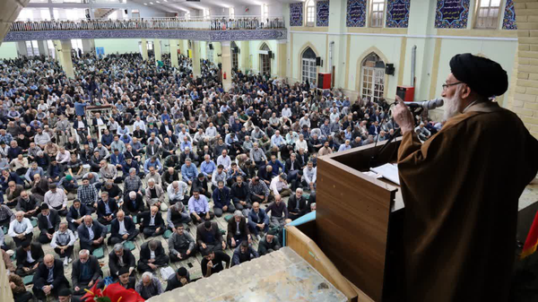 ثبات اقتصادی مطالبه مردم از دولت است