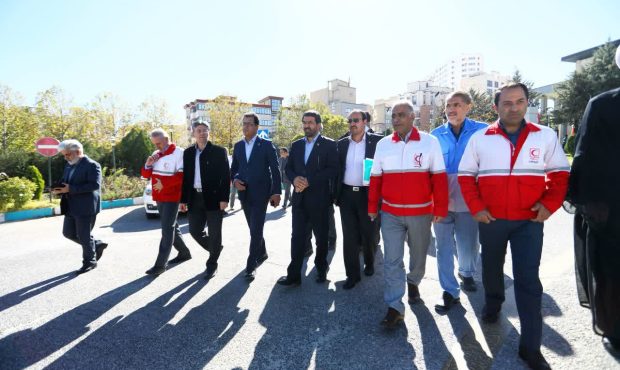 رونمایی از ناوگان خودروهای سواری جدید هلالاحمر استان با حضور استاندار همدان رونمایی از ناوگان خودروهای سواری جدید هلالاحمر استان با حضور استاندار همدان