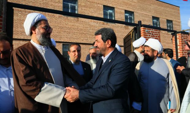 افتتاح دفتر امام جمعه شهر ملایر با حضور نماینده ولی‌فقیه در استان و استاندار همدان